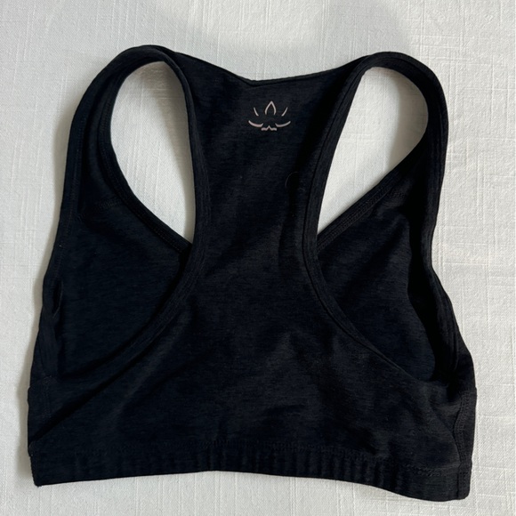 Beyond Yoga Spacedye Lift Your Spirits Bra in charcoal. - Picture 2 of 2